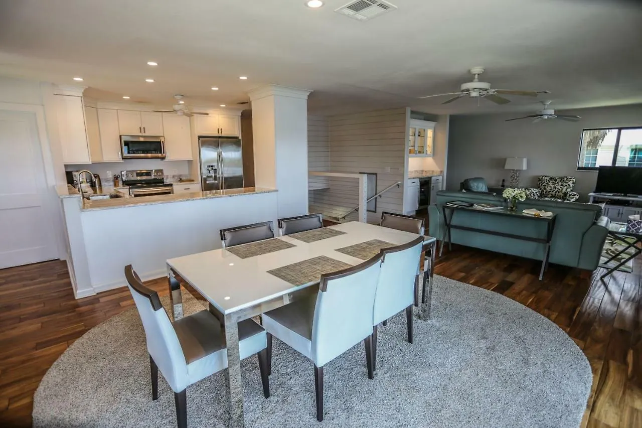 205 Bayview Avenue Fort Myers Beach
