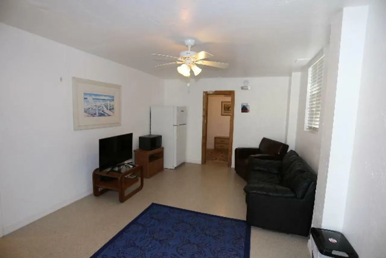5560 Palmetto