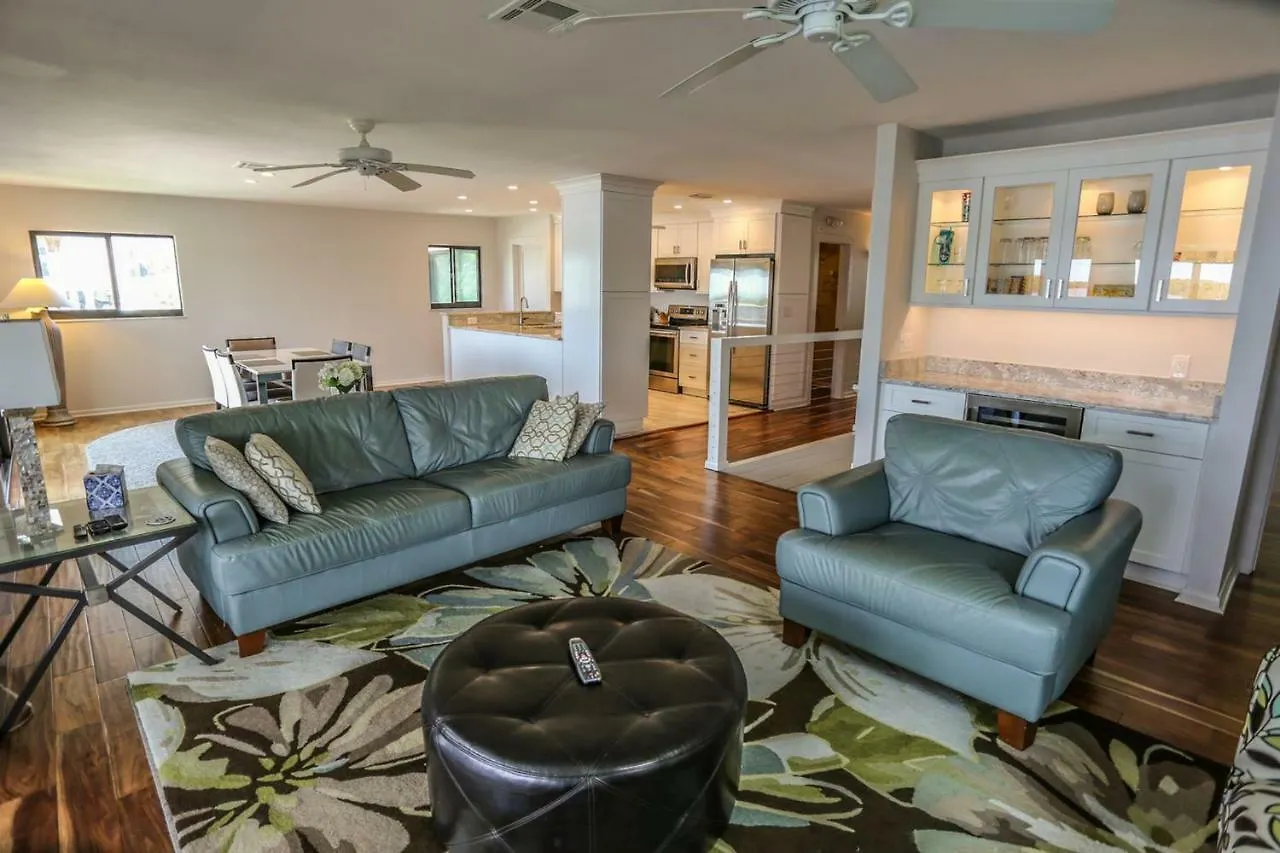 205 Bayview Avenue * Fort Myers Beach