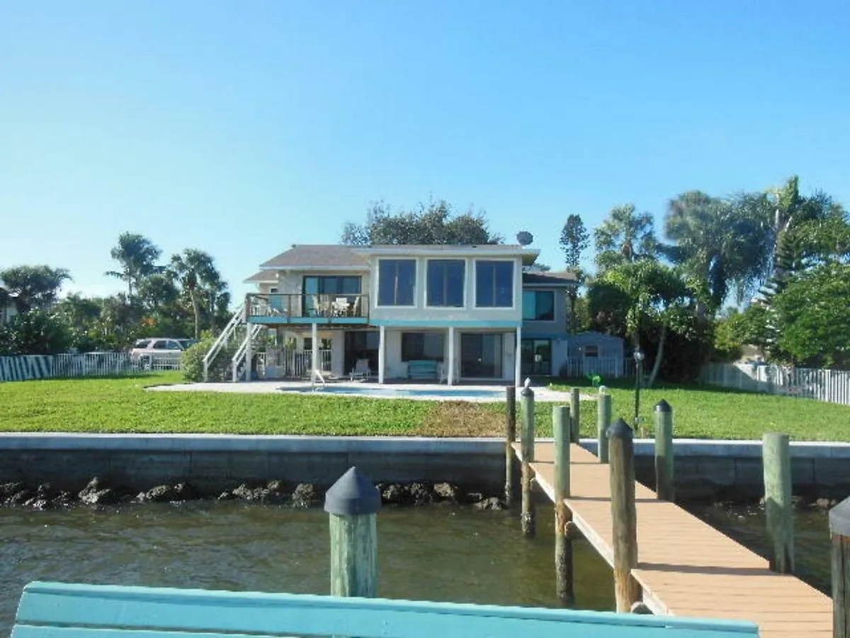 205 Bayview Avenue * Fort Myers Beach