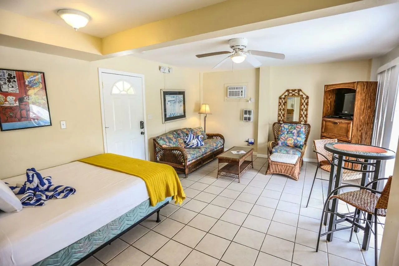 106 Tropical Shores Manor Дом отдыха Форт Майерс Бич