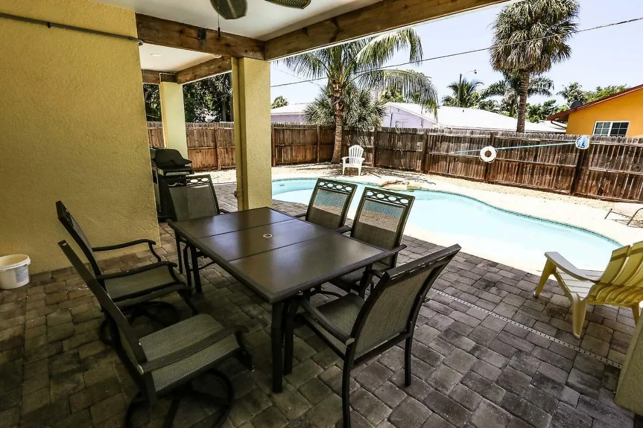 227 Mango * Fort Myers Beach