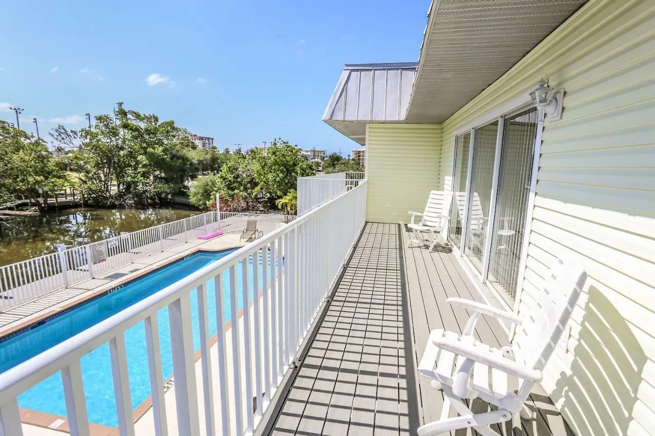 106 Tropical Shores Manor * Форт Майерс Бич