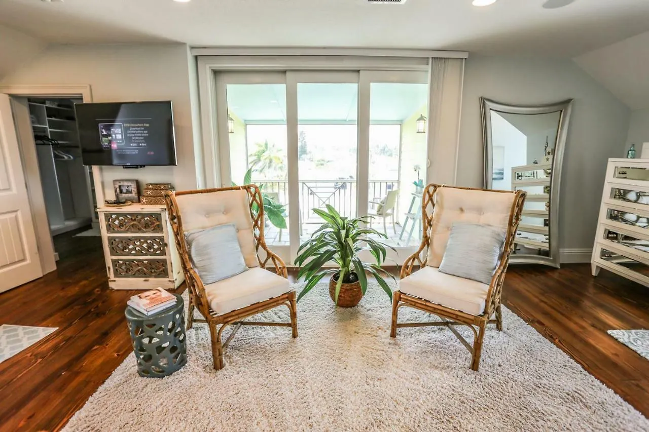 461 Palermo Cir Freshly Squeezed * Fort Myers Beach