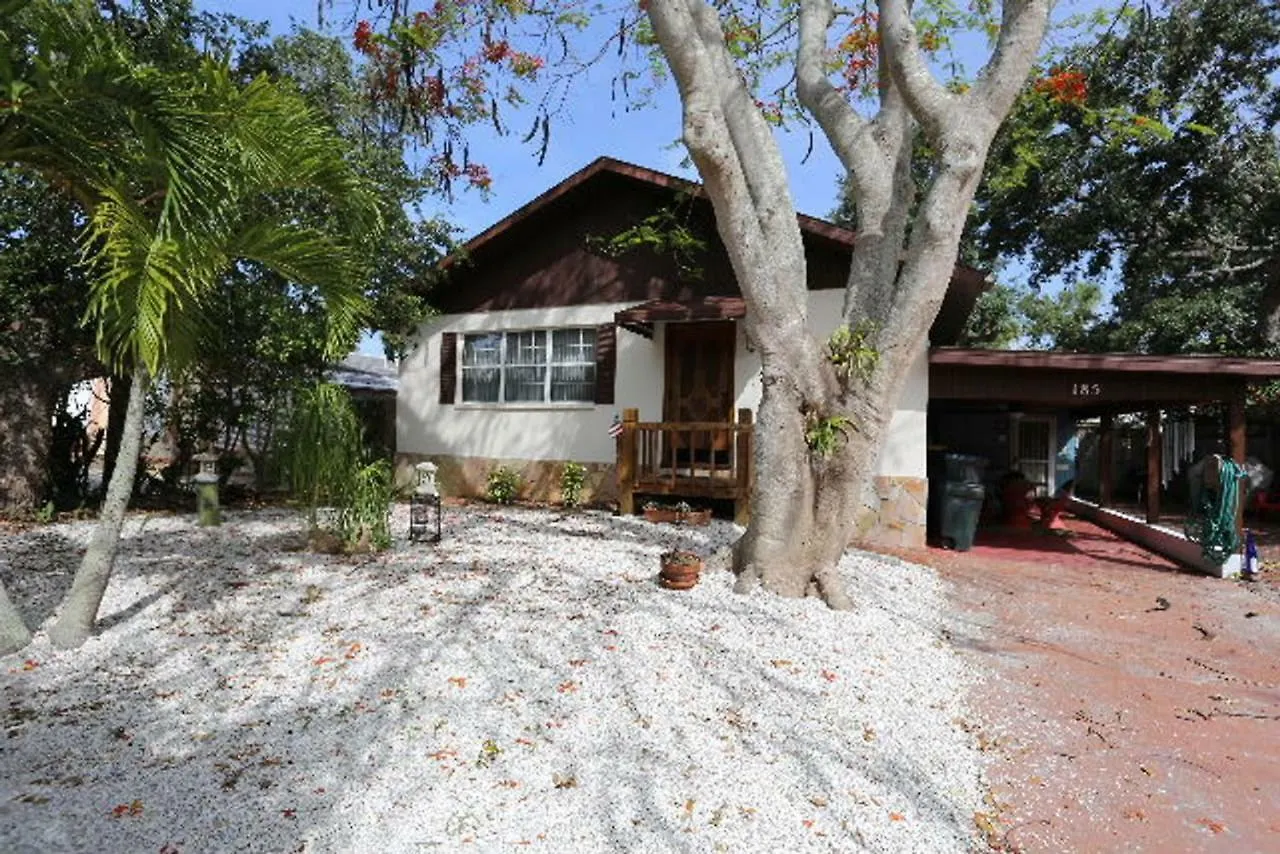 185 Mid Island *