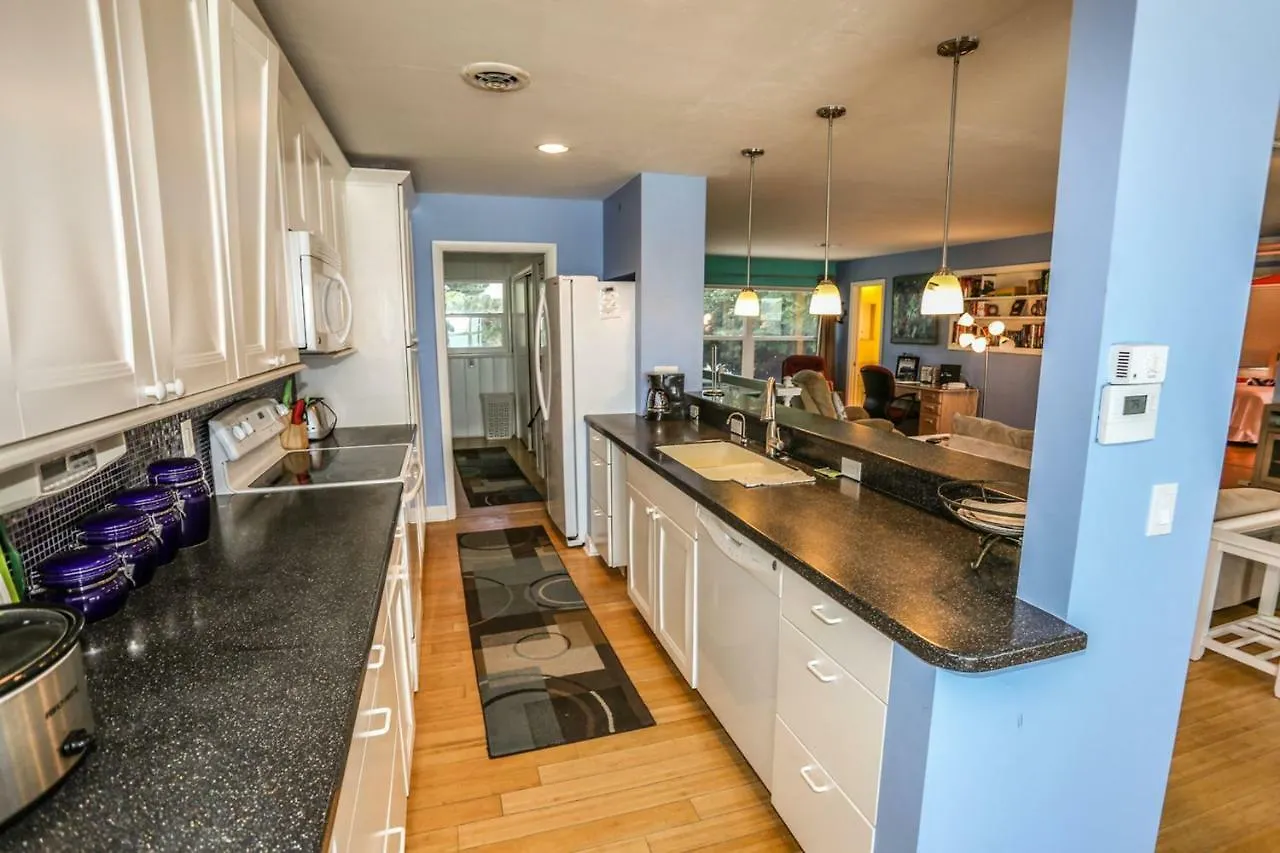 بيت للعطل 4000 Estero Blvd. *