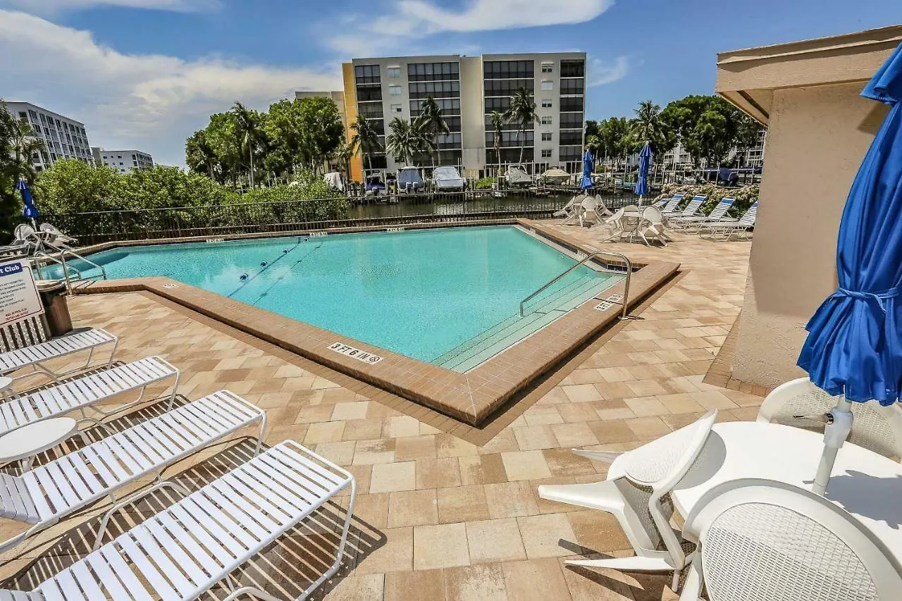 Estero Yacht & Racquet 122 Fort Myers Beach