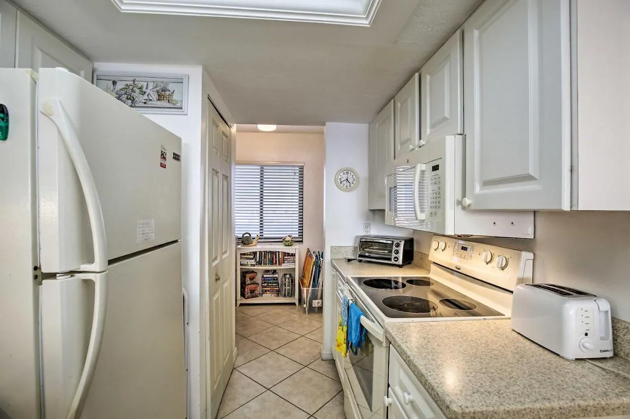 Luxe Beachfront Family With Pool Access And Views Fort Myers Beach