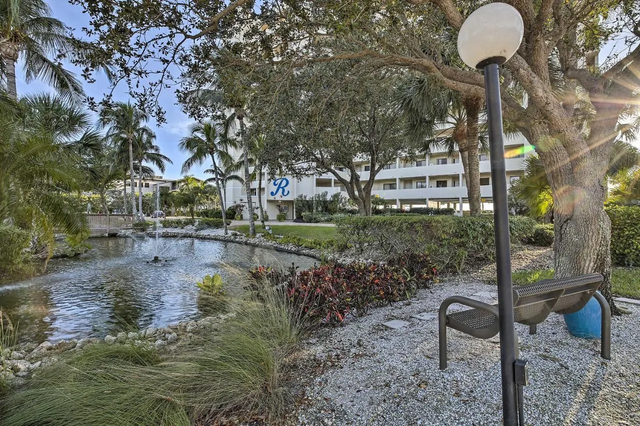 Luxe Beachfront Family With Pool Access And Views *