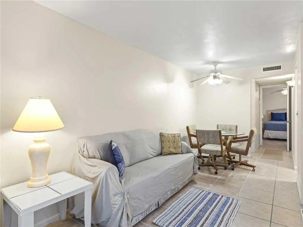 Crescent Shore 206, 1 Bedroom, Walk To Town, Sleeps 4 *